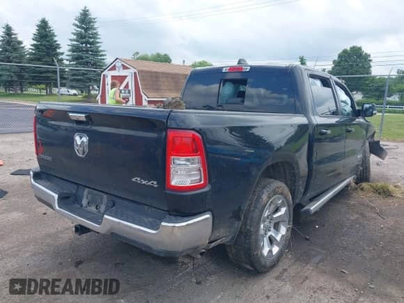 2019 Ram 1500 Big Horn z VIN 1C6RRFFG1KN796534, wystawiony jako IAAI lot #42624998 z przebiegiem 121 272 mil mil oraz . Historia ofert i sprzedaży dostępna na DreamBid. Obrazek 4.