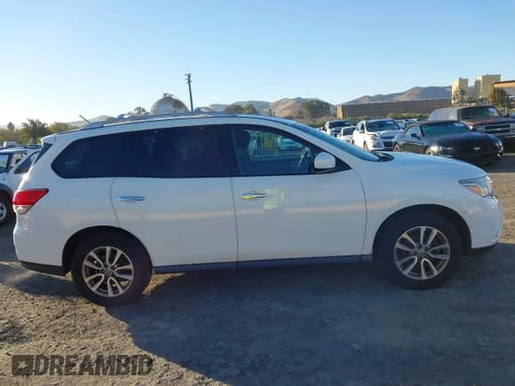 2015 Nissan Pathfinder Platinum с VIN 5N1AR2MN5FC660758, выставлен на аукционе IAAI как лот 43584239 с пробегом 183 210 миль миль и . История ставок и продаж доступна на DreamBid. Изображение 13.