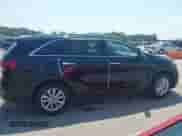 2019 Kia Sorento L z VIN 5XYPG4A35KG572575, wystawiony jako IAAI lot #43012602 z przebiegiem 86 540 mil mil oraz . Historia ofert i sprzedaży dostępna na DreamBid. Obrazek 13.