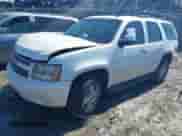 2010 Chevrolet Tahoe LTZ z VIN 1GNUCCE01AR184758, wystawiony jako IAAI lot #41577674 z przebiegiem 245 352 mil mil oraz . Historia ofert i sprzedaży dostępna na DreamBid. Obrazek 2.