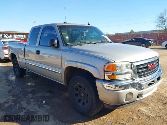 2005 GMC Sierra 1500 SLE z VIN 2GTEK19B051338259, wystawiony jako IAAI lot #41289552 z przebiegiem 208 575 mil mil oraz . Historia ofert i sprzedaży dostępna na DreamBid. Obrazek 1.