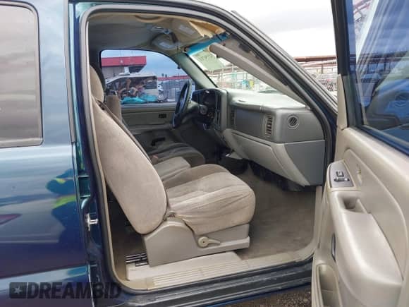 2005 Chevrolet Avalanche Z66 with VIN 3GNEC12ZX5G285671, listed as a IAAI auction lot 42154713 with 167,751 mi miles and . Bid and sale history available at DreamBid. Image 5.