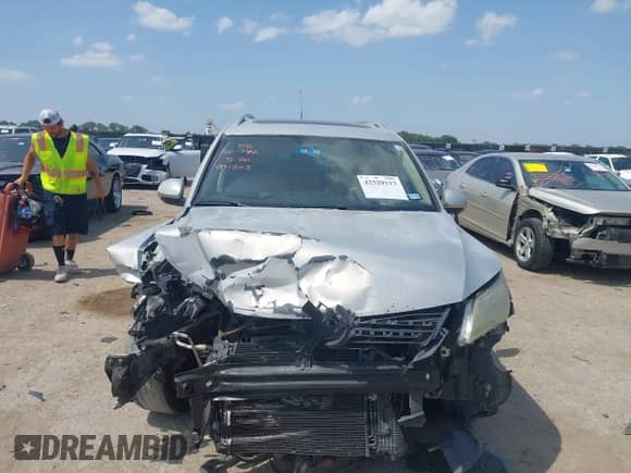 2010 Volkswagen Tiguan S с VIN WVGAV7AX1AW001503, выставлен на аукционе IAAI как лот 42520113 с пробегом 126 361 миль миль и . История ставок и продаж доступна на DreamBid. Изображение 12.