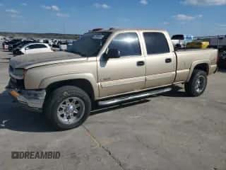 2004 Chevrolet Silverado 2500 LS с VIN 1GCGK23U64F155447, выставлен на аукционе Copart как лот 76910444 с пробегом Не указан миль и Списание • Salvage title. История ставок и продаж доступна на DreamBid. Изображение 1.