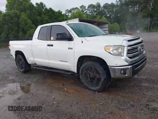 2016 Toyota Tundra SR5 z VIN 5TFRW5F18GX205912, wystawiony jako IAAI lot #42586914 z przebiegiem Nie podano mil oraz . Historia ofert i sprzedaży dostępna na DreamBid. Obrazek 1.