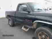 1998 Dodge 1500 z VIN 1B7HF16Z9WS508767, wystawiony jako IAAI lot #42580046 z przebiegiem 181 738 mil mil oraz . Historia ofert i sprzedaży dostępna na DreamBid. Obrazek 6.