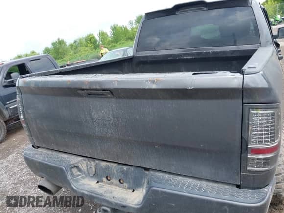 2017 Ram 1500 Express with VIN 1C6RR7KT6HS834116, listed as a IAAI auction lot 42635297 with 153,693 mi miles and . Bid and sale history available at DreamBid. Image 16.