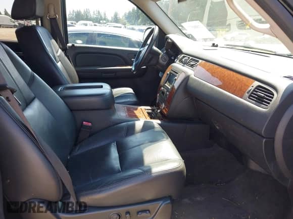 2008 Chevrolet Tahoe 3LT with VIN 1GNFC13048J208124, listed as a IAAI auction lot 42800377 with 141,573 mi miles and . Bid and sale history available at DreamBid. Image 5.