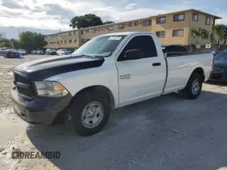 2013 Ram 1500 Tradesman z VIN 3C6JR6DG1DG576497, wystawiony jako Copart lot #62755035 z przebiegiem 122 499 mil mil oraz Czysty tytuł • Clean title. Historia ofert i sprzedaży dostępna na DreamBid. Obrazek 1.