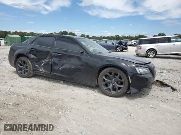2020 Chrysler 300 Touring z VIN 2C3CCAAG9LH201048, wystawiony jako Copart lot #69853185 z przebiegiem 58 464 mil mil oraz Szkoda całkowita • Salvage title. Historia ofert i sprzedaży dostępna na DreamBid. Obrazek 4.
