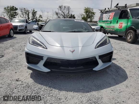 2023 Chevrolet Corvette 2LT z VIN 1G1YB3D49P5121496, wystawiony jako Copart lot #50401885 z przebiegiem 10 743 mil mil oraz Czysty tytuł • Clean title. Historia ofert i sprzedaży dostępna na DreamBid. Obrazek 5.