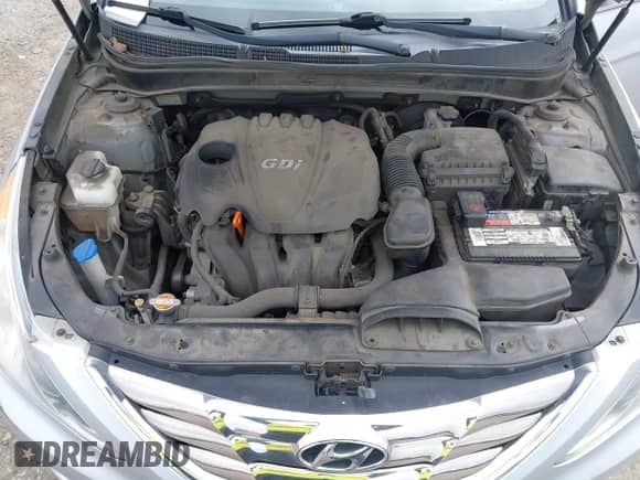 2012 Hyundai Sonata SE z VIN 5NPEC4AC7CH395590, wystawiony jako IAAI lot #43061873 z przebiegiem 135 682 mil mil oraz . Historia ofert i sprzedaży dostępna na DreamBid. Obrazek 10.