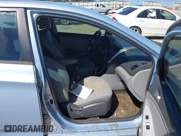 2014 Hyundai Accent GS с VIN KMHCT5AE2EU155365, выставлен на аукционе IAAI как лот 43433923 с пробегом 206 150 миль миль и . История ставок и продаж доступна на DreamBid. Изображение 5.