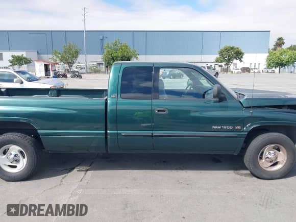 2001 Dodge 1500 with VIN 3B7HC13Z61G758822, listed as a IAAI auction lot 42736366 with 114,934 mi miles and . Bid and sale history available at DreamBid. Image 14.