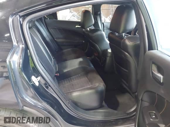 2018 Dodge Charger R/T z VIN 2C3CDXCT8JH331636, wystawiony jako IAAI lot #43083523 z przebiegiem 136 301 mil mil oraz . Historia ofert i sprzedaży dostępna na DreamBid. Obrazek 8.