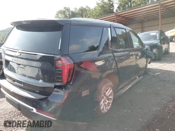2025 Chevrolet Tahoe LT z VIN 1GNS5NRD0SR154811, wystawiony jako IAAI lot #42643745 z przebiegiem 11 577 mil mil oraz . Historia ofert i sprzedaży dostępna na DreamBid. Obrazek 4.