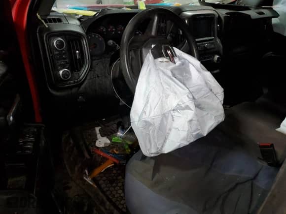 2019 GMC Sierra 1500 with VIN 1GTR9AEF8KZ319855, listed as a Copart auction lot 84624074 with Not provided miles and Salvage title. Bid and sale history available at DreamBid. Image 8.