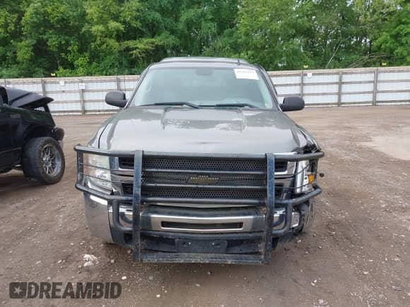 2008 Chevrolet Silverado 2500HD Work Truck z VIN 1GCHK24K78E182248, wystawiony jako IAAI lot #42225157 z przebiegiem 153 307 mil mil oraz . Historia ofert i sprzedaży dostępna na DreamBid. Obrazek 13.