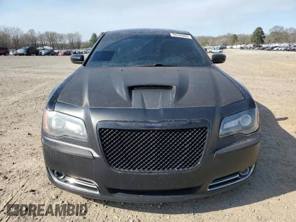 2013 Chrysler 300 S z VIN 2C3CCABT3DH690320, wystawiony jako Copart lot #48548405 z przebiegiem 163 667 mil mil oraz Szkoda całkowita • Salvage title. Historia ofert i sprzedaży dostępna na DreamBid. Obrazek 5.