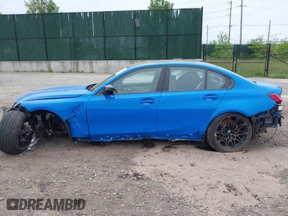 2025 BMW M3 Competition xDrive with VIN WBS33HJ01SFU28279, listed as a IAAI auction lot 42247834 with 5,980 mi miles and . Bid and sale history available at DreamBid. Image 15.