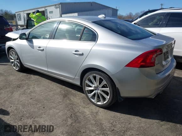 2018 Volvo S60 Inscription с VIN LYV402HK1JB177583, выставлен на аукционе IAAI как лот 41581460 с пробегом 78 995 миль миль и . История ставок и продаж доступна на DreamBid. Изображение 3.