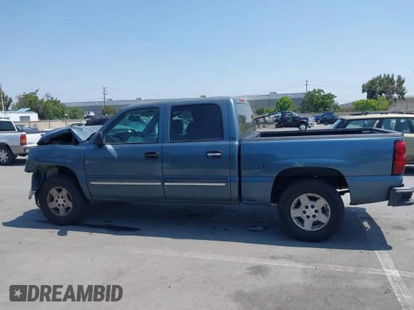 2007 Chevrolet Silverado 1500 LT3 z VIN 2GCEK13Z771156812, wystawiony jako IAAI lot #42443520 z przebiegiem Nie podano mil oraz . Historia ofert i sprzedaży dostępna na DreamBid. Obrazek 14.