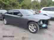 2019 Dodge Charger SXT z VIN 2C3CDXBG2KH680703, wystawiony jako IAAI lot #43356501 z przebiegiem 95 830 mil mil oraz . Historia ofert i sprzedaży dostępna na DreamBid. Obrazek 14.