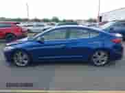 2017 Hyundai Elantra SE z VIN 5NPD84LF6HH041555, wystawiony jako IAAI lot #42277973 z przebiegiem 141 830 mil mil oraz . Historia ofert i sprzedaży dostępna na DreamBid. Obrazek 14.