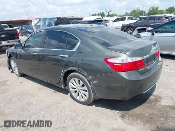 2014 Honda Accord EX-L with VIN 1HGCR2F89EA226651, listed as a IAAI auction lot 43134010 with 117,280 mi miles and . Bid and sale history available at DreamBid. Image 3.