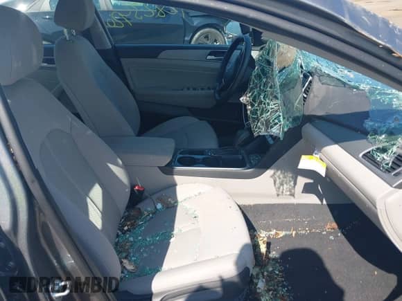 2018 Hyundai Sonata SEL with VIN 5NPE34AF2JH645678, listed as a IAAI auction lot 42823420 with 37,172 mi miles and . Bid and sale history available at DreamBid. Image 5.