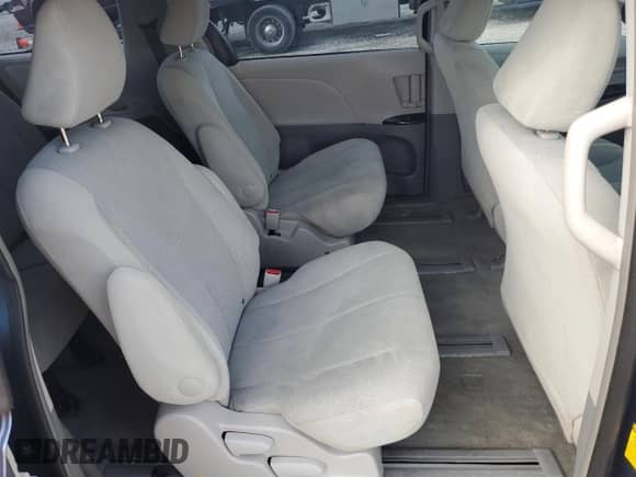 2014 Toyota Sienna L with VIN 5TDZK3DC3ES513772, listed as a Copart auction lot 83977435 with 171,487 mi miles and Clean title. Bid and sale history available at DreamBid. Image 11.