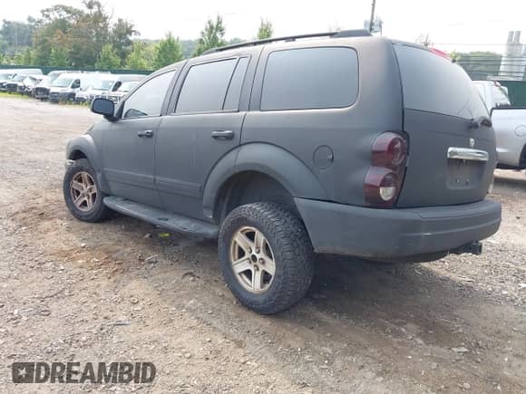 2005 Dodge Durango SLT with VIN 1D4HB48D95F508924, listed as a IAAI auction lot 42890897 with 165,475 mi miles and . Bid and sale history available at DreamBid. Image 3.