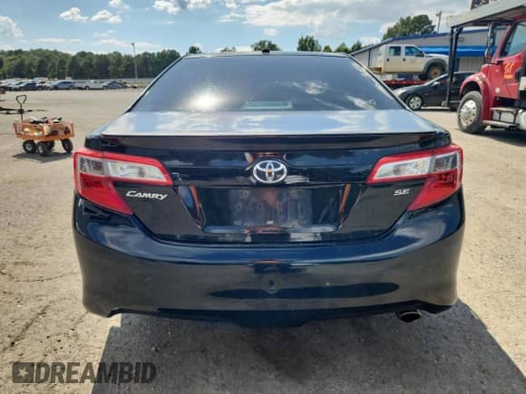2013 Toyota Camry SE z VIN 4T1BF1FK9DU275091, wystawiony jako Copart lot #81841175 z przebiegiem 178 768 mil mil oraz Szkoda całkowita • Salvage title. Historia ofert i sprzedaży dostępna na DreamBid. Obrazek 6.
