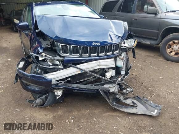 2017 Jeep Compass Latitude z VIN 3C4NJCBB8HT643116, wystawiony jako IAAI lot #43408019 z przebiegiem 43 414 mil mil oraz . Historia ofert i sprzedaży dostępna na DreamBid. Obrazek 6.