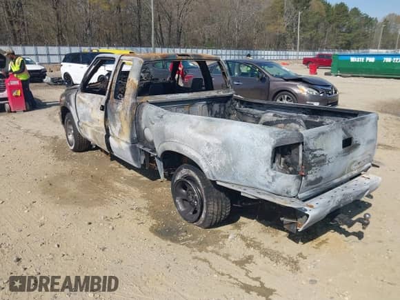 1998 Chevrolet S-10 LS с VIN 1GCCS19X3W8190352, выставлен на аукционе IAAI как лот 41864245 с пробегом Не указан миль и . История ставок и продаж доступна на DreamBid. Изображение 3.