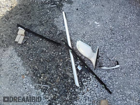 2013 Hyundai Equus Signature z VIN KMHGH4JH1DU066571, wystawiony jako Copart lot #45583575 z przebiegiem 71 718 mil mil oraz Szkoda całkowita • Salvage title. Historia ofert i sprzedaży dostępna na DreamBid. Obrazek 12.