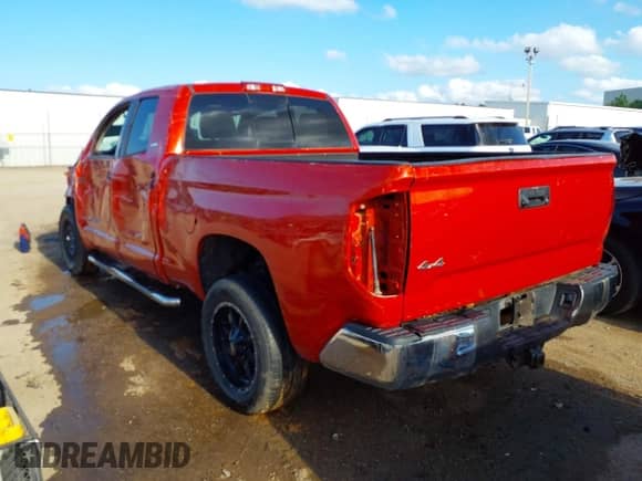 2018 Toyota Tundra SR с VIN 5TFUW5F17JX713466, выставлен на аукционе IAAI как лот 42357423 с пробегом 302 981 миль миль и . История ставок и продаж доступна на DreamBid. Изображение 3.