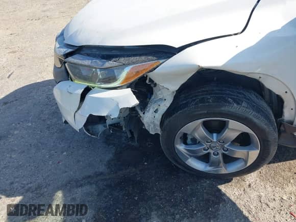2020 Honda HR-V LX z VIN 3CZRU5H36LM702178, wystawiony jako IAAI lot #41882480 z przebiegiem 74 554 mil mil oraz . Historia ofert i sprzedaży dostępna na DreamBid. Obrazek 6.