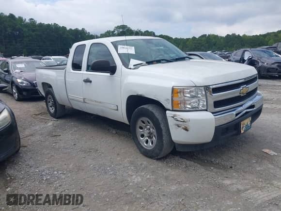 2011 Chevrolet Silverado 1500 LT z VIN 1GCRCSEA0BZ132671, wystawiony jako IAAI lot #43030753 z przebiegiem 107 371 mil mil oraz . Historia ofert i sprzedaży dostępna na DreamBid. Obrazek 1.