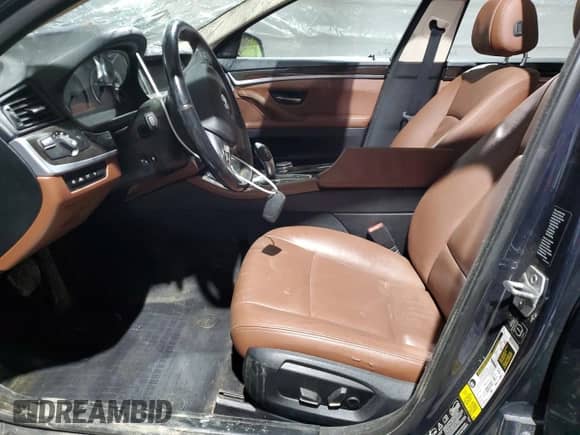 2015 BMW 5 Series 535d xDrive z VIN WBAFV3C55FD686510, wystawiony jako Copart lot #51404955 z przebiegiem 160 341 mil mil oraz Szkoda całkowita • Salvage title. Historia ofert i sprzedaży dostępna na DreamBid. Obrazek 7.