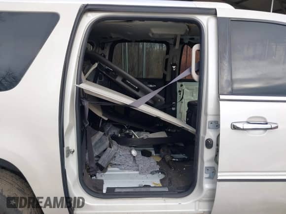 2014 Cadillac Escalade ESV Luxury с VIN 1GYS4HEF4ER218433, выставлен на аукционе IAAI как лот 41152677 с пробегом 51 315 миль миль и . История ставок и продаж доступна на DreamBid. Изображение 20.