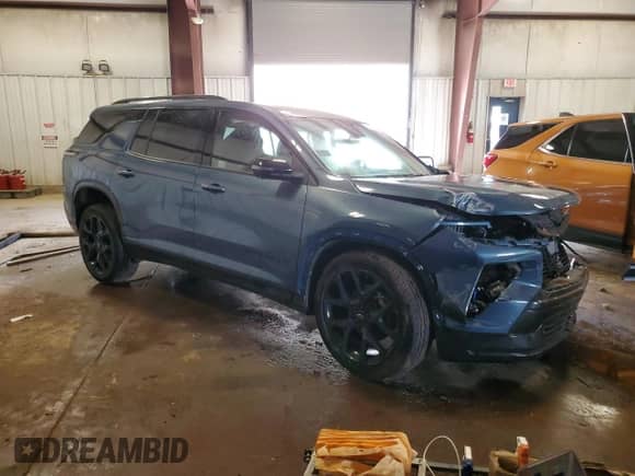 2025 Chevrolet Traverse FWD RS z VIN 1GNERLRS9SJ173991, wystawiony jako Copart lot #59176085 z przebiegiem Nie podano mil oraz Szkoda całkowita • Salvage title. Historia ofert i sprzedaży dostępna na DreamBid. Obrazek 4.
