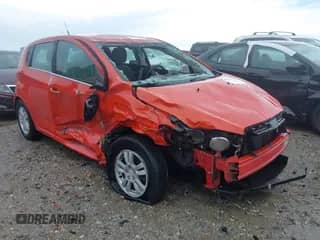 2012 Chevrolet Sonic LT с VIN 1G1JC6SH2C4100205, выставлен на аукционе IAAI как лот 42657754 с пробегом 130 366 миль миль и . История ставок и продаж доступна на DreamBid. Изображение 1.