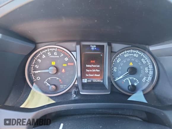 2020 Toyota Tacoma SR5 z VIN 3TMCZ5AN4LM294482, wystawiony jako Copart lot #90620945 z przebiegiem 135 293 mil mil oraz Szkoda całkowita • Salvage title. Historia ofert i sprzedaży dostępna na DreamBid. Obrazek 9.