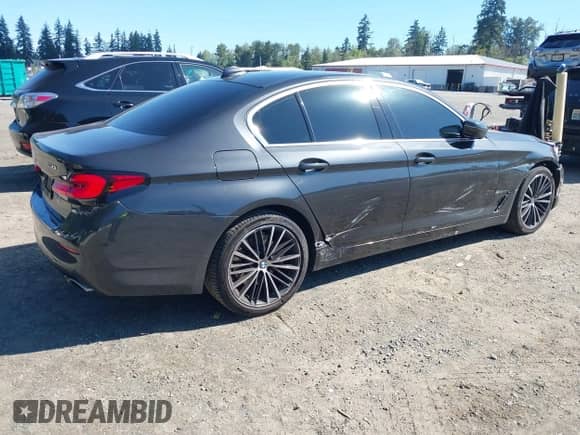2021 BMW 5 Series 530i with VIN WBA53BH01MCF26218, listed as a IAAI auction lot 42927073 with 38,048 mi miles and . Bid and sale history available at DreamBid. Image 4.
