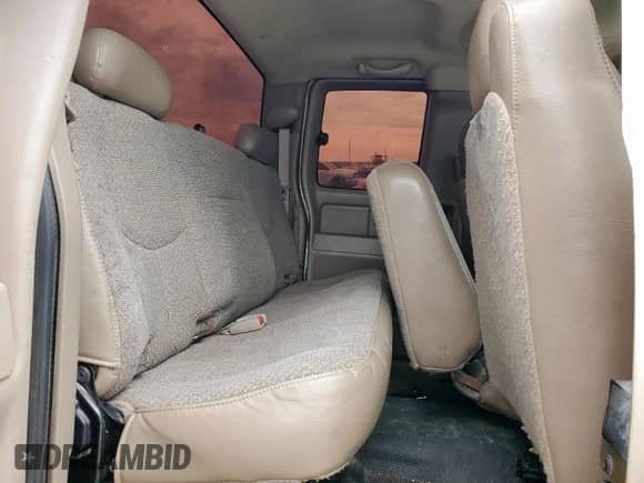 2005 Chevrolet Silverado 1500 Work Truck с VIN 1GCEK19V25E275495, выставлен на аукционе Copart как лот 60153835 с пробегом 378 956 миль миль и Списание • Salvage title. История ставок и продаж доступна на DreamBid. Изображение 10.