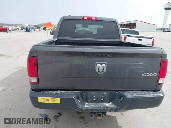 2018 Ram 1500 SSV z VIN 1C6RR7XT3JS270620, wystawiony jako IAAI lot #41797713 z przebiegiem 126 978 mil mil oraz . Historia ofert i sprzedaży dostępna na DreamBid. Obrazek 16.