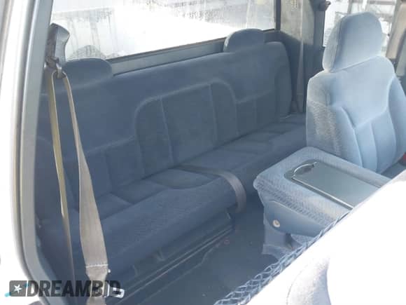 1997 GMC Sierra 1500 с VIN 2GTEC19R8V1561126, выставлен на аукционе IAAI как лот 41456149 с пробегом 240 605 миль миль и . История ставок и продаж доступна на DreamBid. Изображение 8.
