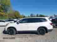 2021 Honda Pilot Black Edition z VIN 5FNYF6H73MB042188, wystawiony jako IAAI lot #43437463 z przebiegiem Nie podano mil oraz . Historia ofert i sprzedaży dostępna na DreamBid. Obrazek 15.