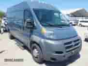 2018 Ram ProMaster Cargo z VIN 3C6TRVDG3JE160932, wystawiony jako IAAI lot #42314215 z przebiegiem 67 704 mil mil oraz . Historia ofert i sprzedaży dostępna na DreamBid. Obrazek 1.